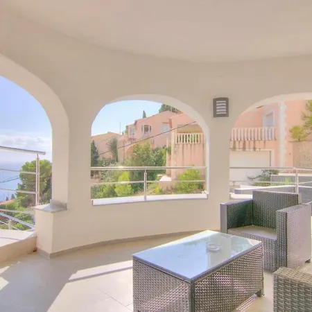 Villa With Private Pool - Mv 3806